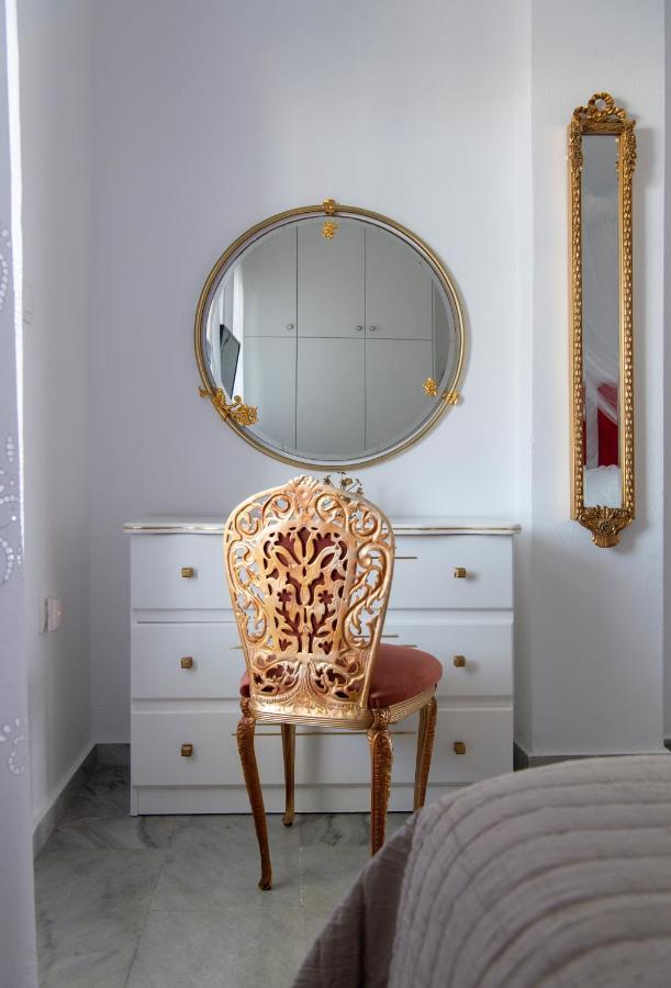 Ricos Two Bedroom House - Naoussa Paros Bagian luar foto